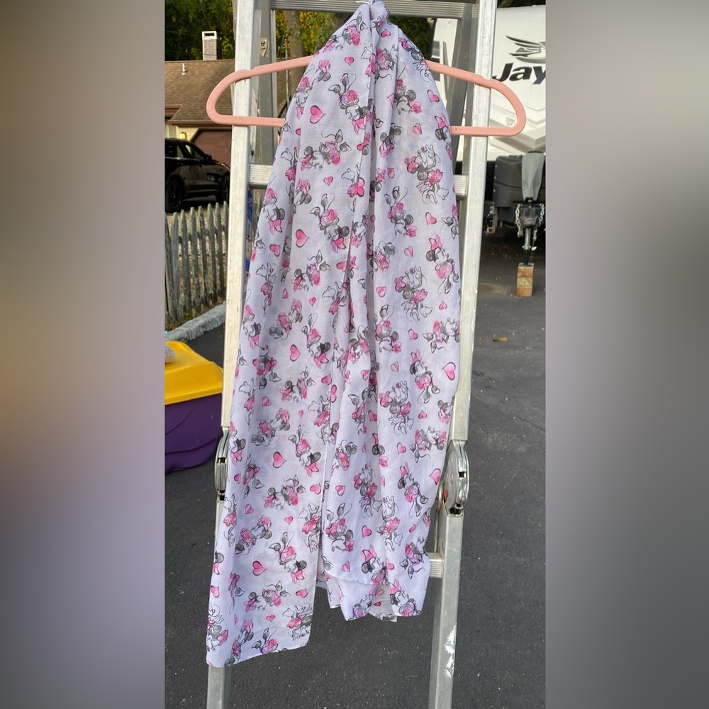 Minnie Mouse scarf